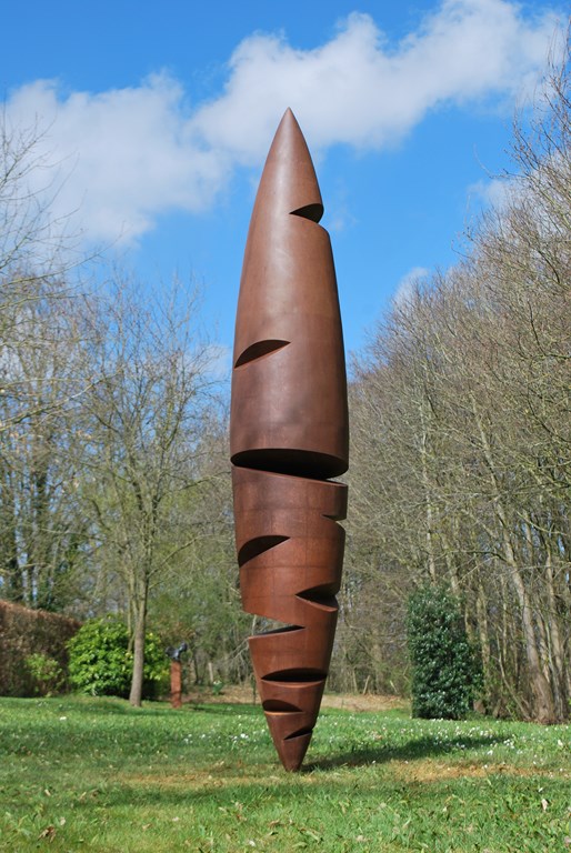 5.Sculpture-acier-corten-hauteur-3-metres-Felix-Valdelievre-2018-Galerie-Beukenhof-Sculptour-2019